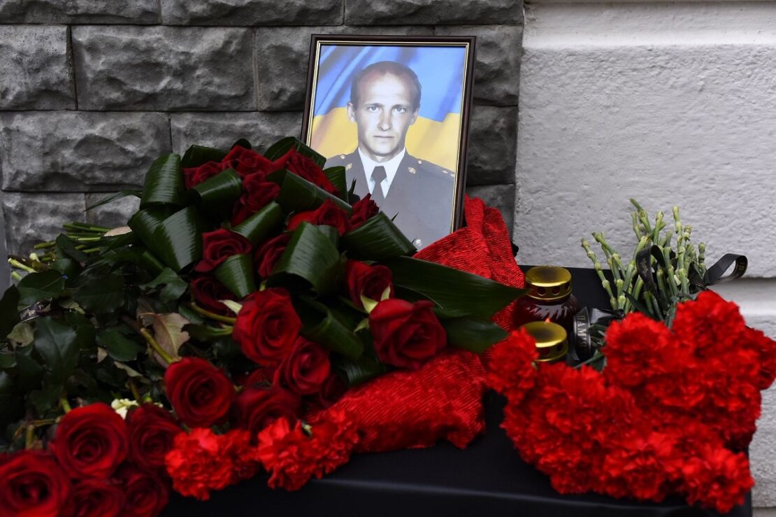 У Харкові відкрили меморіальну дошку на честь загиблого захисника Олександра Чорненького