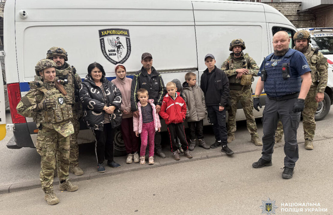 З прифронтової Харківщини евакуювали багатодітну родину