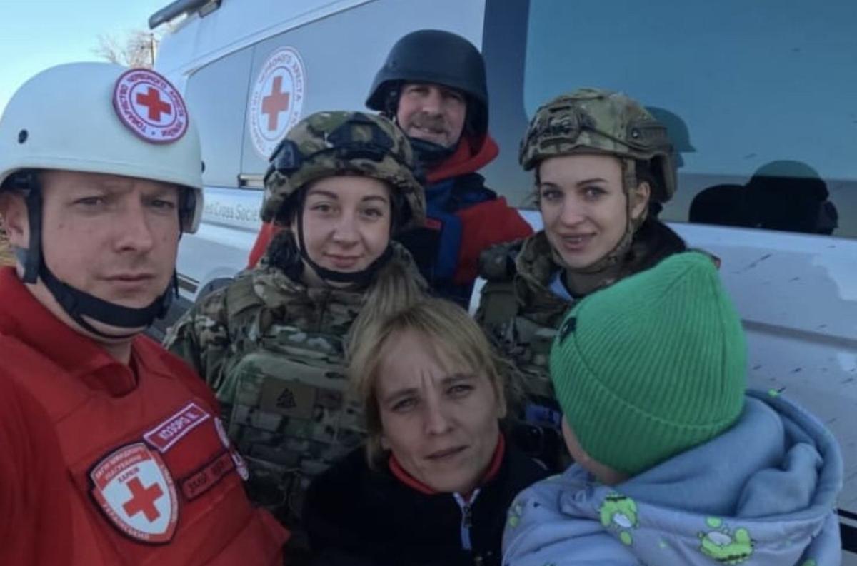 З Куп'янського району евакуювали матір із маленькою дитиною