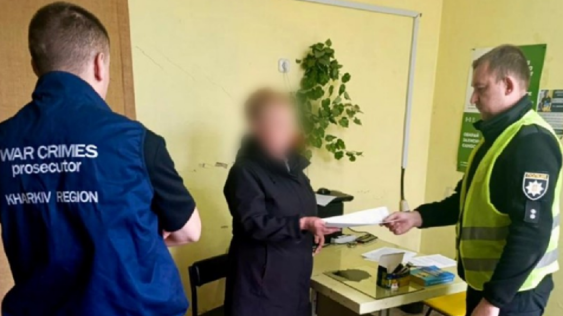 Підозру отримала мешканка Ізюма, яка розповсюджувала пропагандистські газети