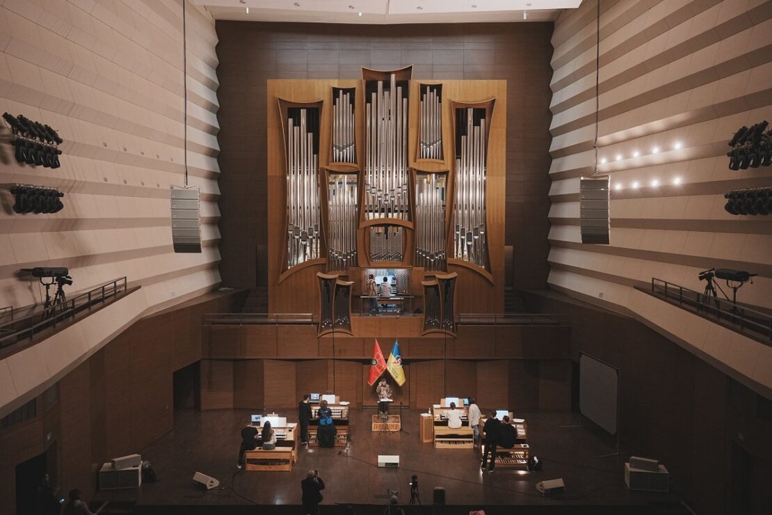 П’ять органів зазвучали одночасно у залі Харківської філармонії