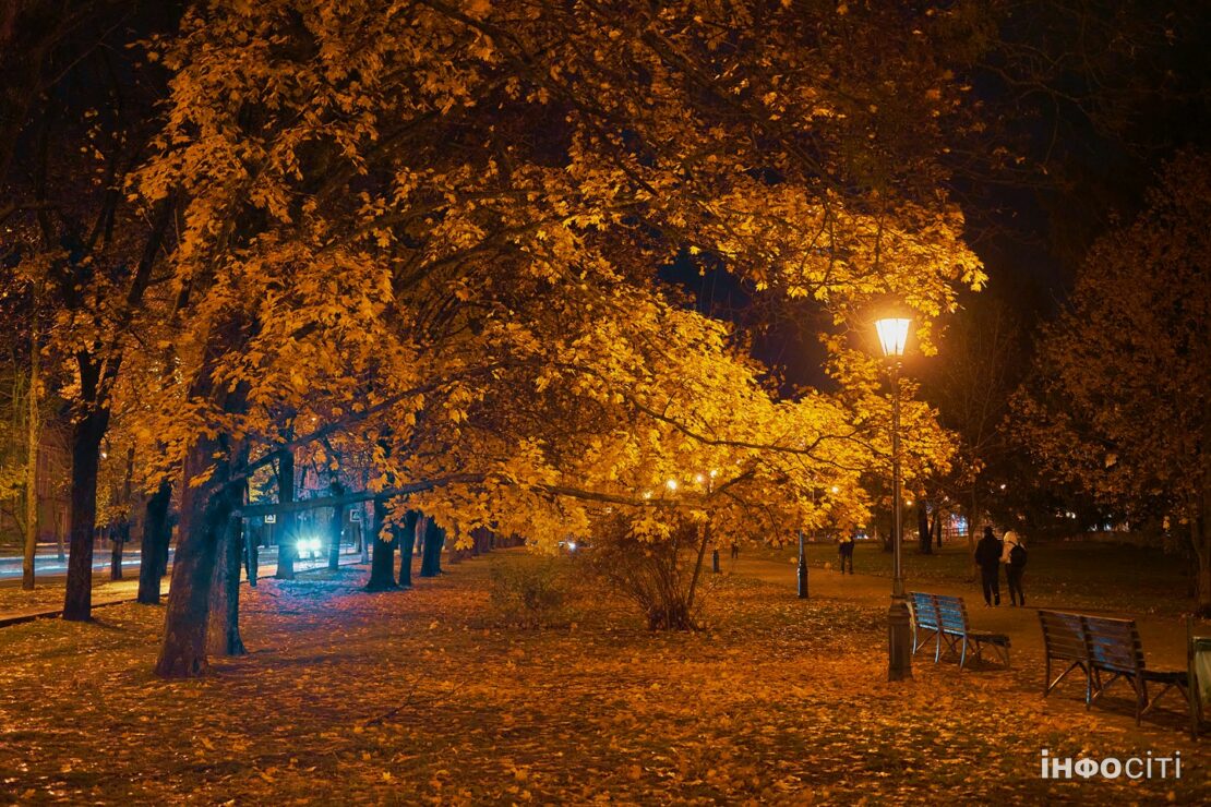 Вечір в Індустріальному районі Харкова (фоторепортаж)