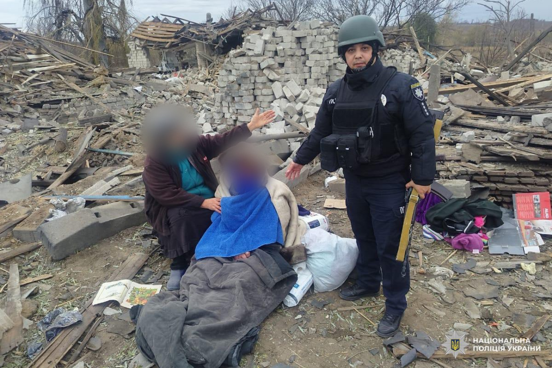 У Куп'янському районі 83-річну жінку врятували з-під завалів