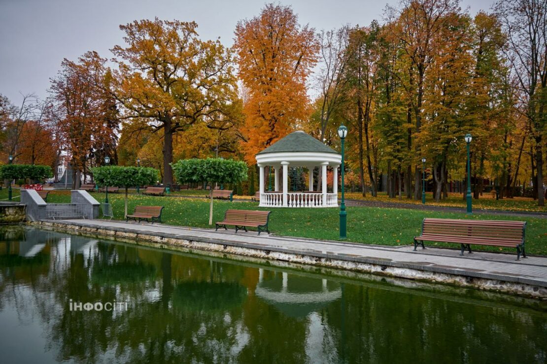 Легка меланхолія осіннього Харкова. Фоторепортаж