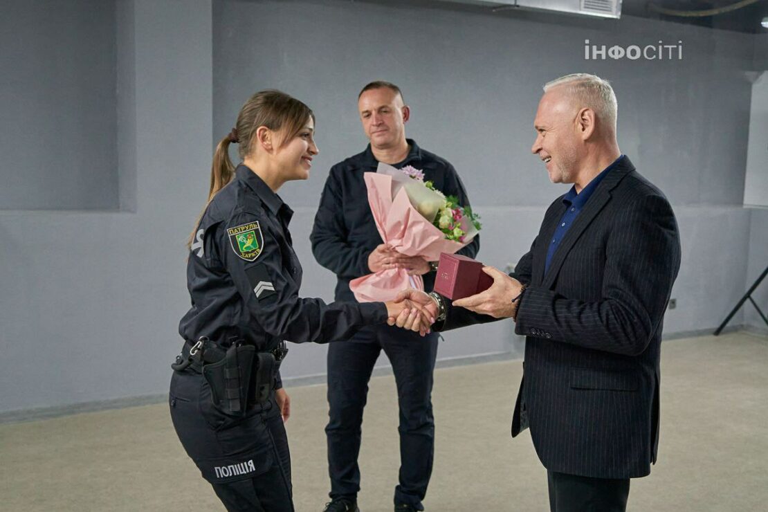 Ігор Терехов відзначив героїв, які врятували дітей після ворожого обстрілу (фото)