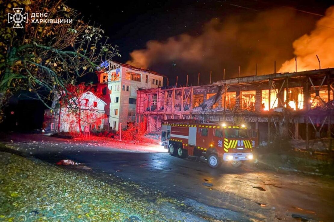 В Ізюмі та Чугуєві ліквідували пожежі, спричинені ударами БпЛА