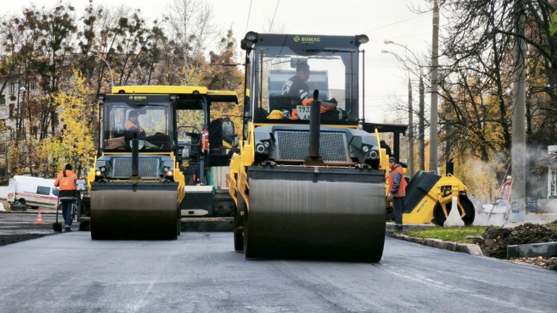 У Харкові проводяться дорожні роботи (фото)