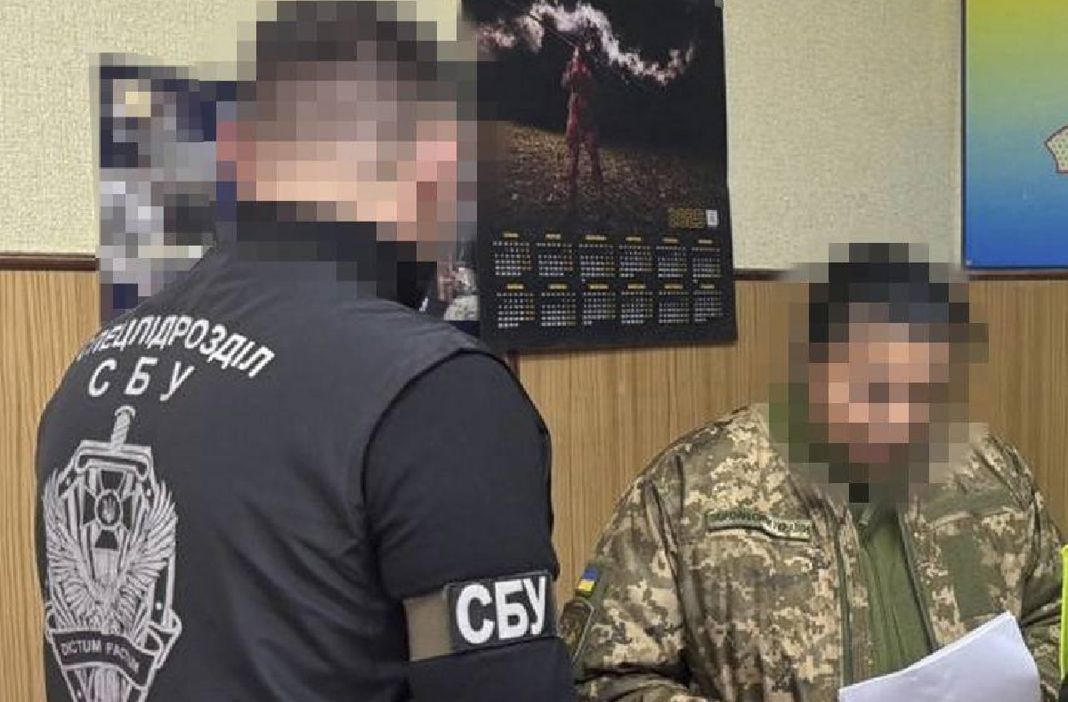 У Харкові працівниця ТЦК незаконно зняла з розшуку 29 ухилянтів