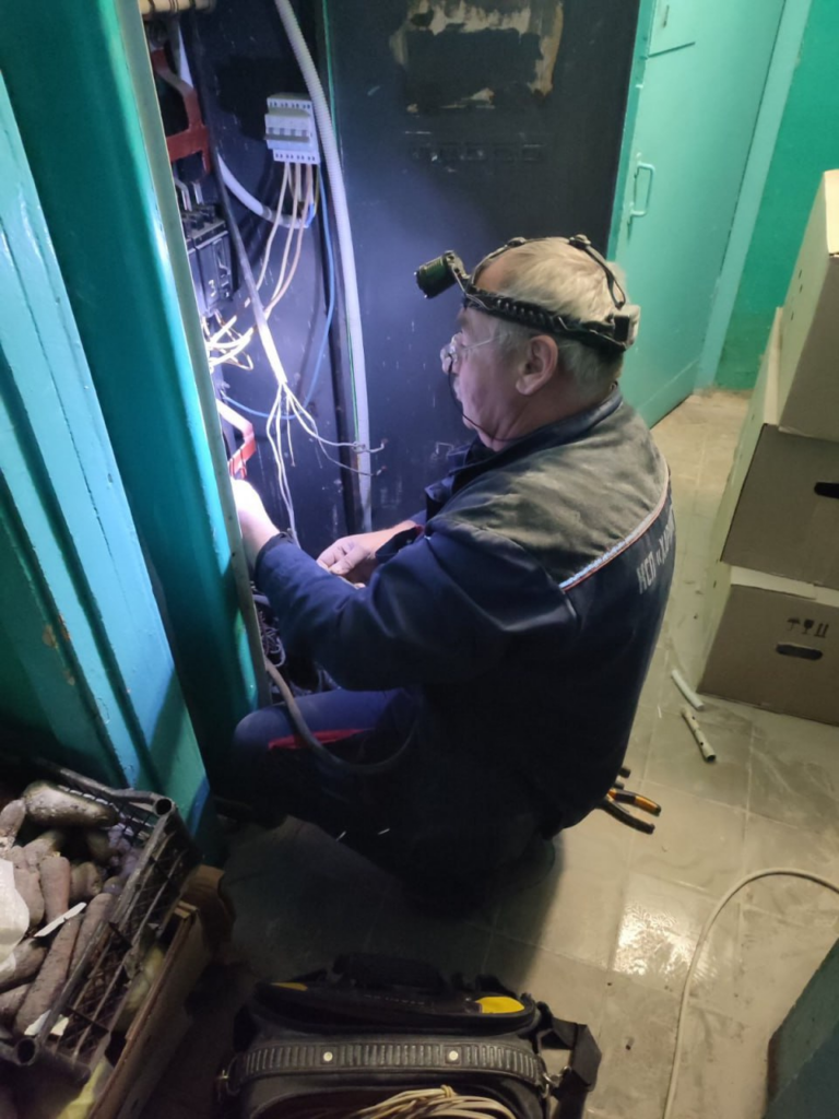 У Харкові на ремонті перебуває понад 80 ліфтів (фото)