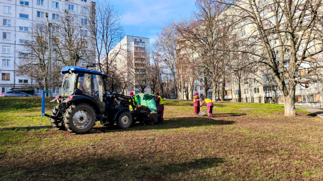 У Харкові упорядковують двори та вулиці (фото)