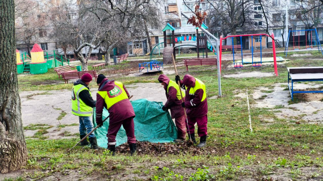 У Харкові упорядковують двори та вулиці (фото)