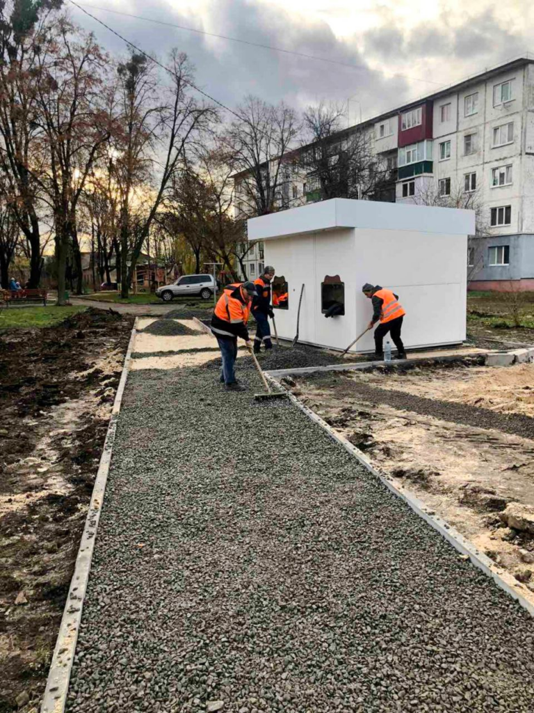 У Харкові упорядковують двори та вулиці (фото)