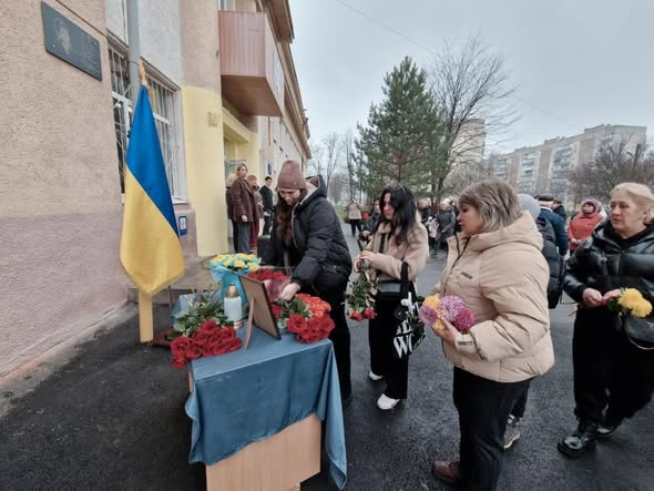 У Харкові відкрили меморіальну дошку на честь воїна ЗСУ Андрія Храмця (фото)