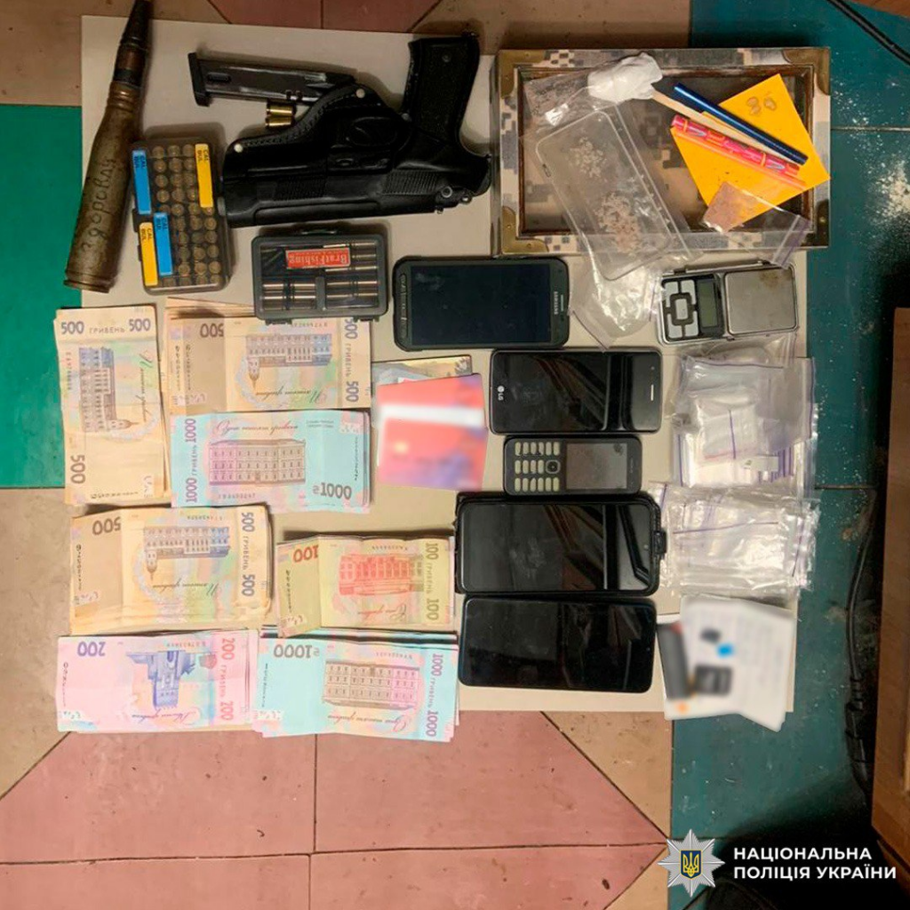 У Харкові викрили ділків, які промишляли виготовленням та збутом наркотиків (фото)