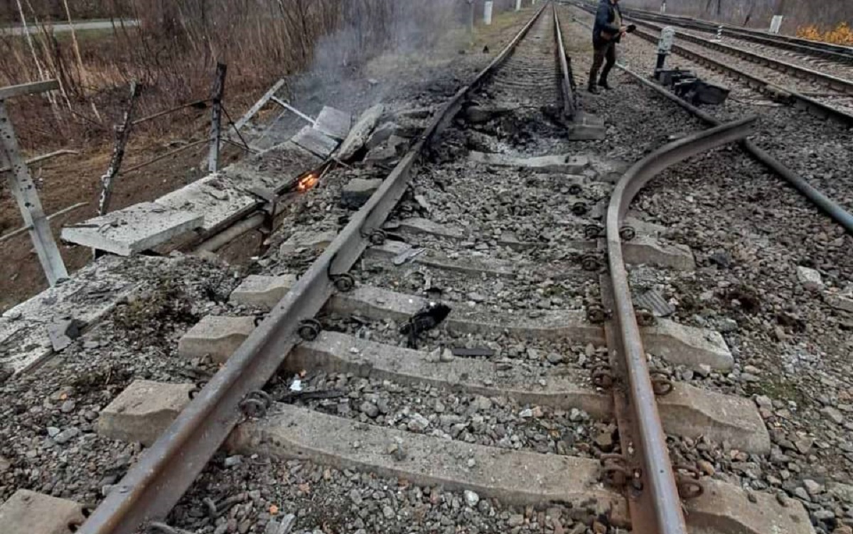 Вночі росія знову атакувала залізничну інфраструктуру: низка поїздів прямують з затримками