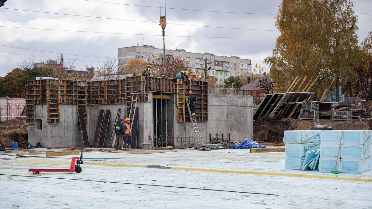 Харків ділиться досвідом будівництва підземних шкіл з іншими громадами
