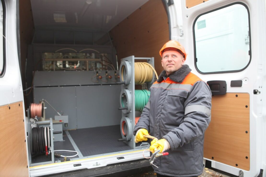 Харківські енергетики отримали сучасні пересувні лабораторії