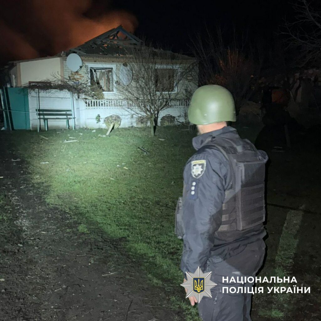 Під вогнем російського агресора опинилася база відпочинку на Харківщині (фото)