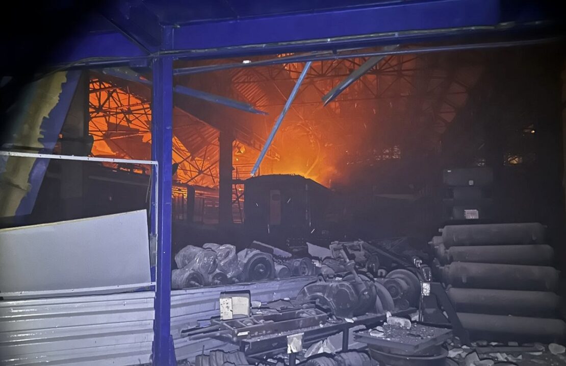 Ворог атакував об'єкти залізниці в Дніпрі та на Харківщині