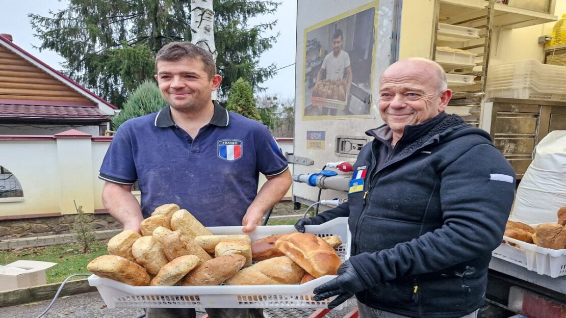 На Харківщині працюють волонтери-пекарі із Франції (фото)