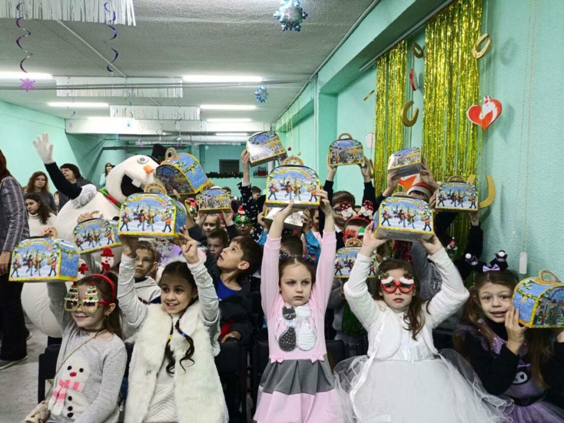 В Основ’янському районі проходять святкові заходи для дітей (фото)