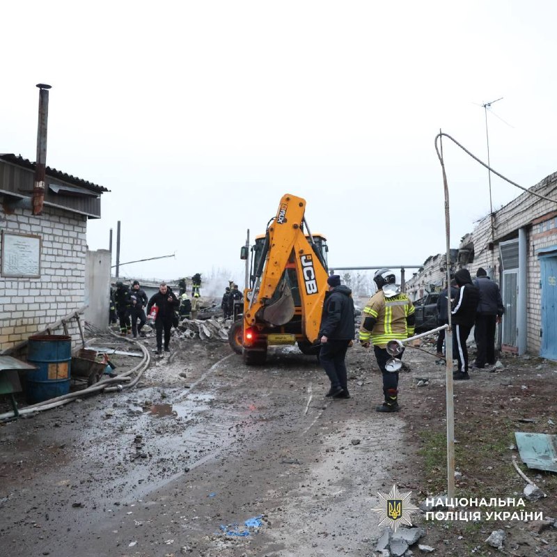 Поліція встановлює обставини вибуху у гаражному кооперативі в Харкові (фото)