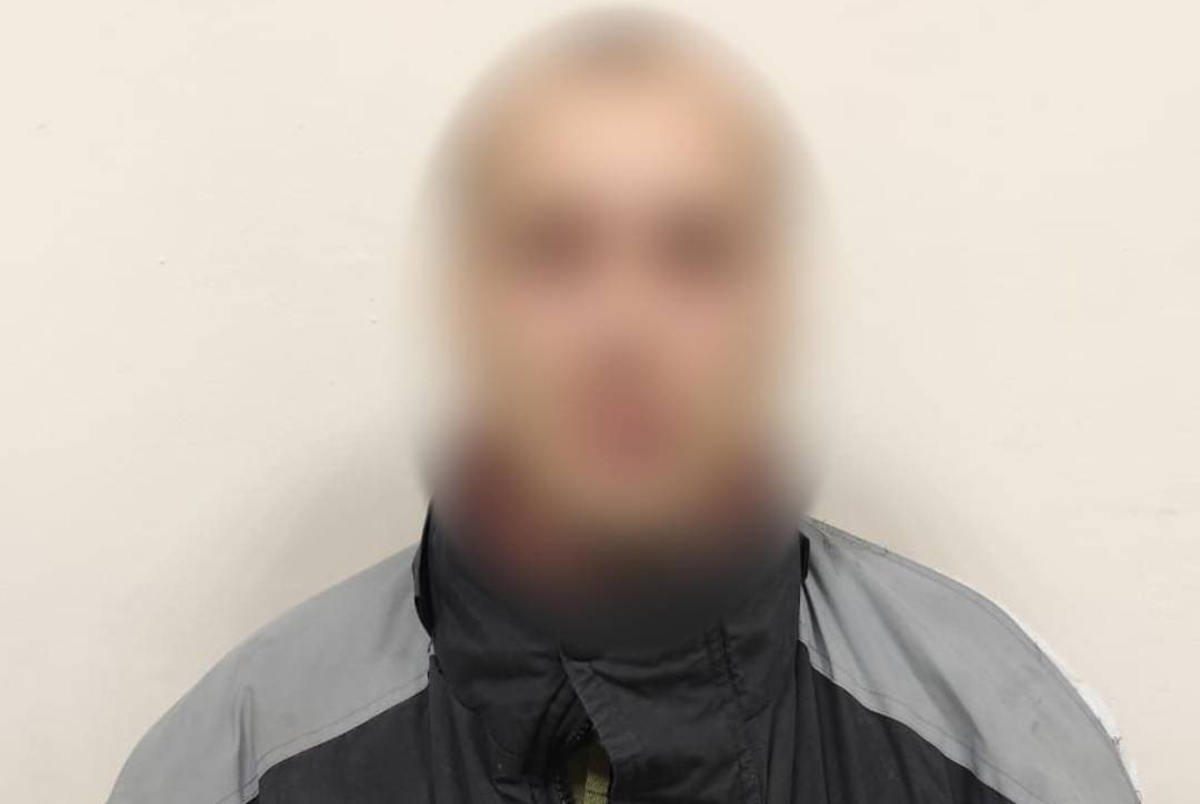 У Харкові зловмисник пограбував жінку з дитиною