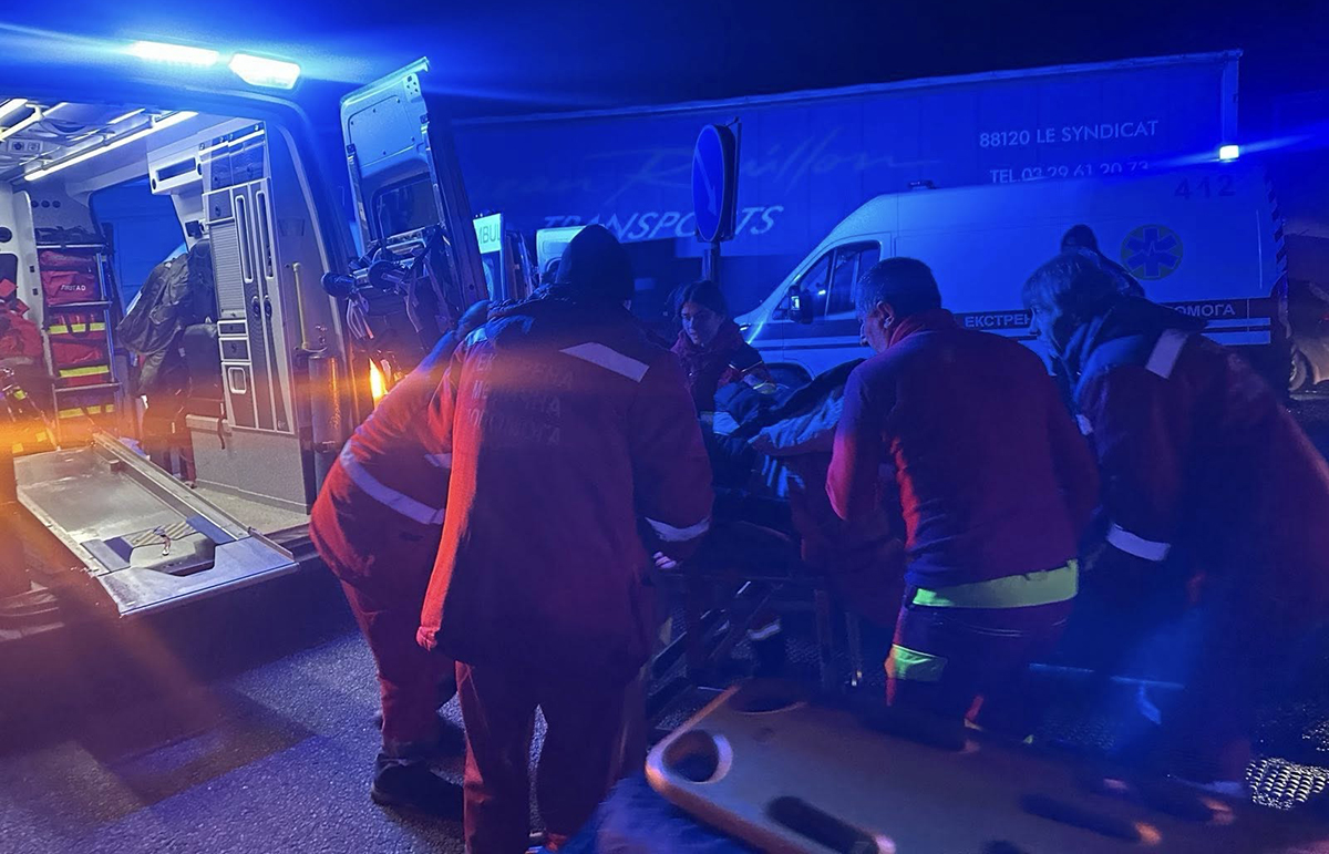 ДТП на трасі: харківські медики допомогли постраждалому