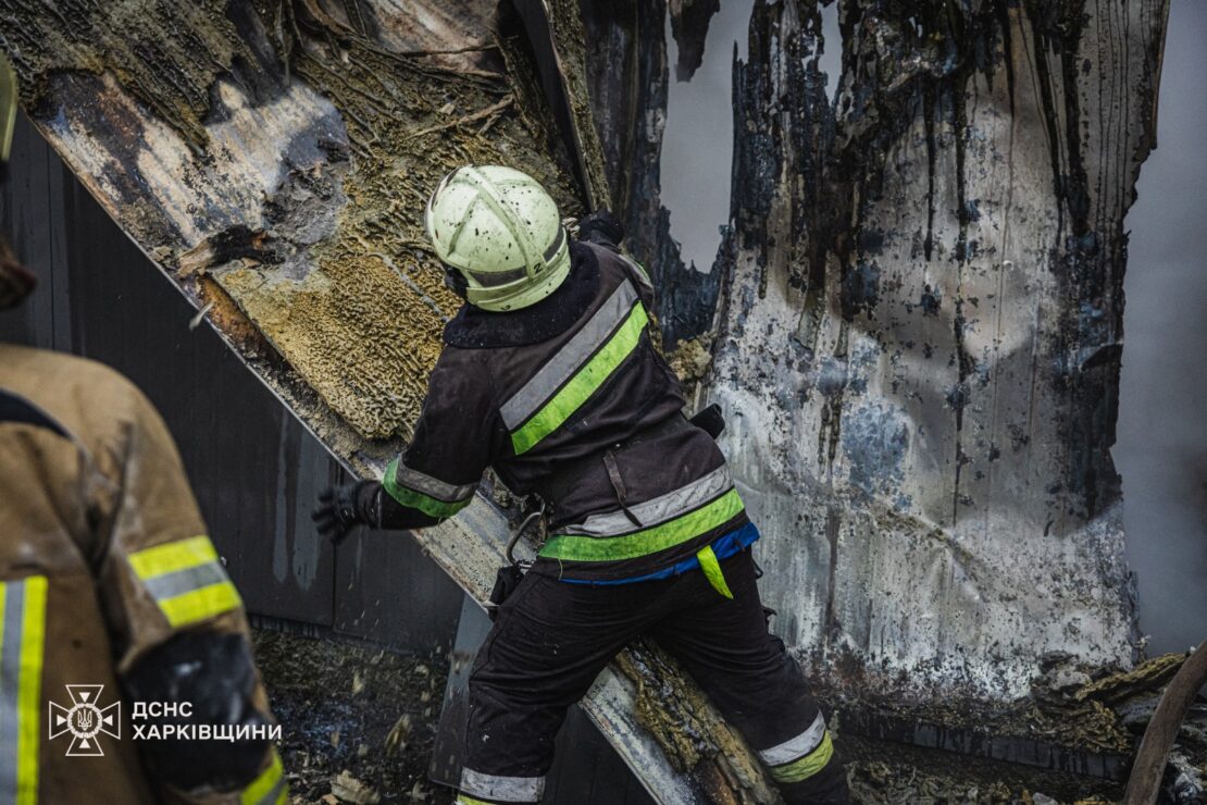 У Харкові загасили пожежу на підприємстві у Слобідському районі