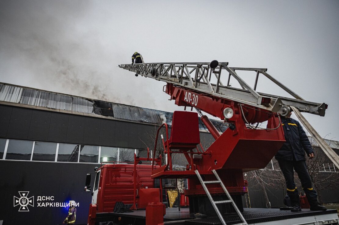 У Харкові загасили пожежу на підприємстві у Слобідському районі