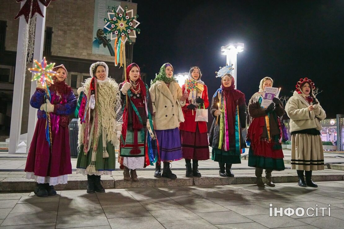 У Харкові 24 грудня ходили колядники - фоторепортаж 