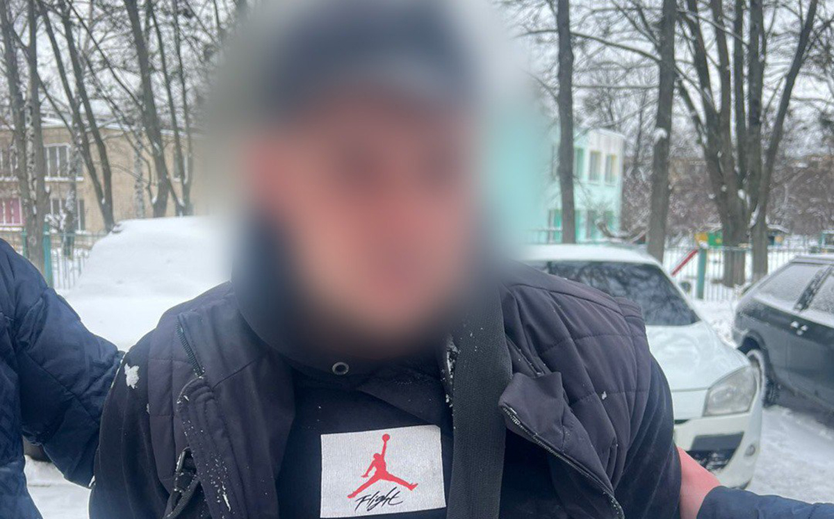 У Харкові чоловік стріляв у військового ТЦК