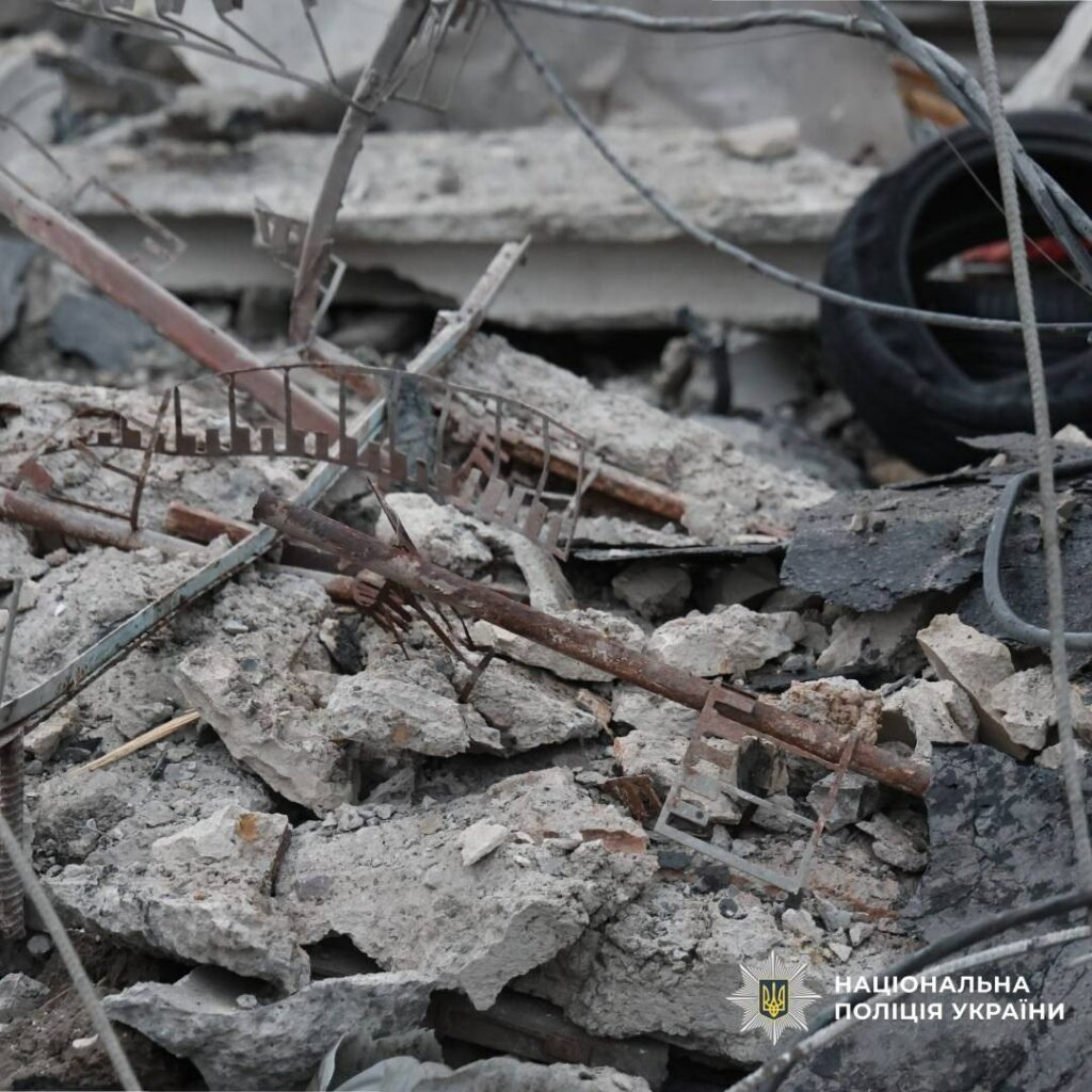 Поліція встановлює обставини вибуху у гаражному кооперативі в Харкові (фото)