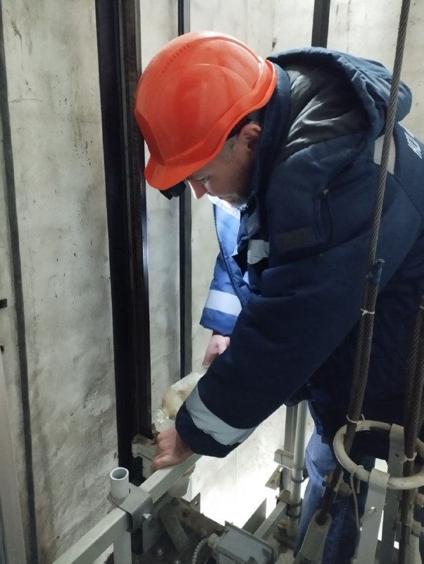 Минулого тижня у Харкові застрягли в ліфтах 225 людей (фото)