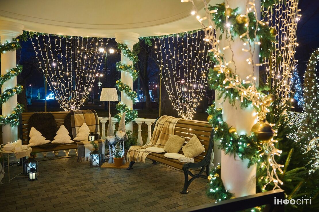 У центрі Харкова вмикали святкову ілюмінацію в тестовому режимі (фото)