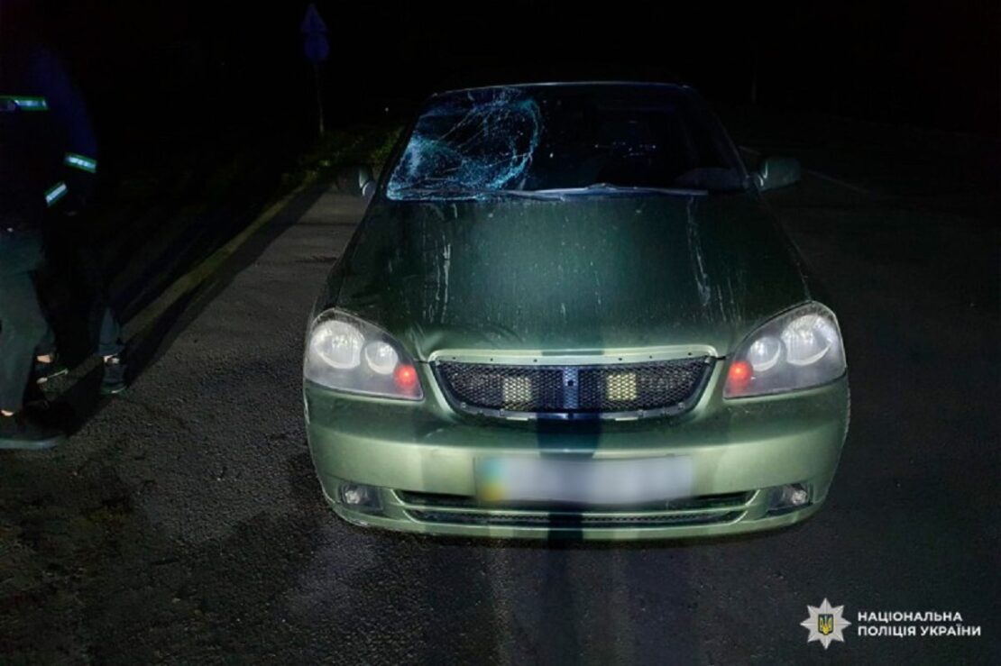 Вийшов з автобуса і потрапив під колеса авто: на Харківщині в ДТП загинув 25-річний чоловік