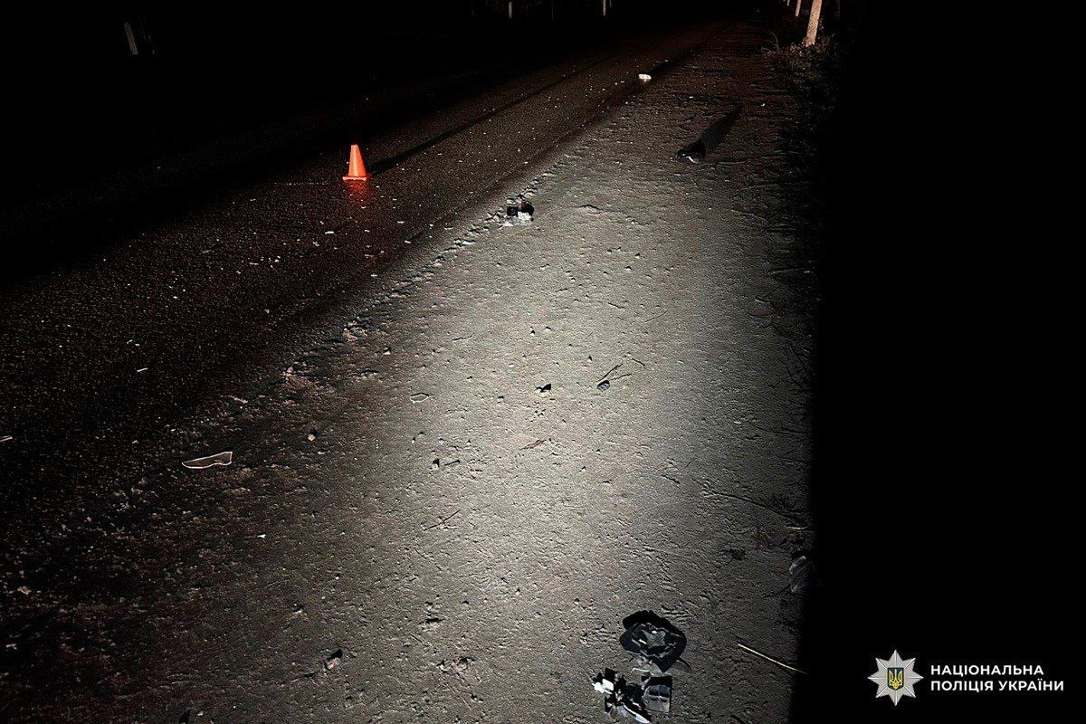 На Харківщині водій Lexus збив чоловіка та втік