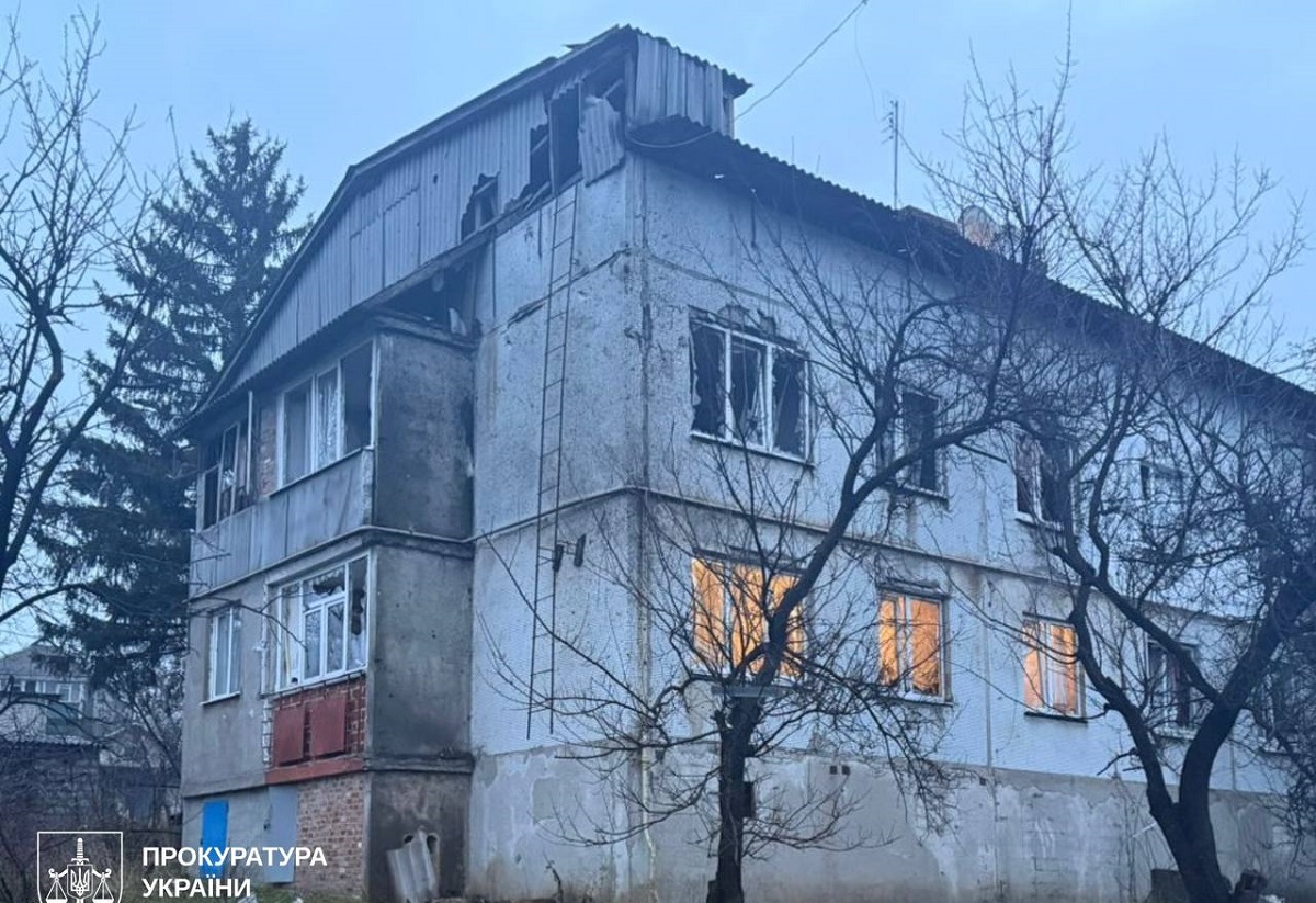 Дві людини постраждали внаслідок російських ударів по Харківщині