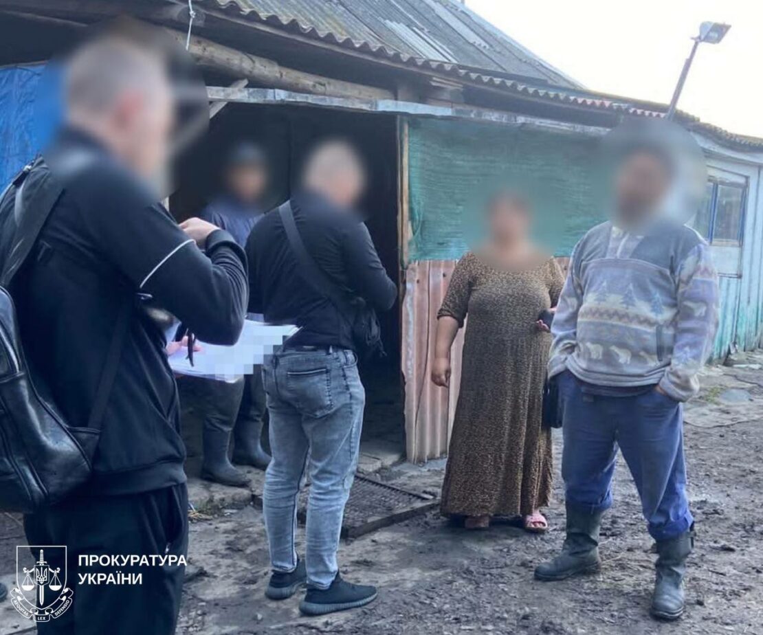 Суд виніс вирок банді, яка обкрадала пенсіонерів під виглядом волонтерів