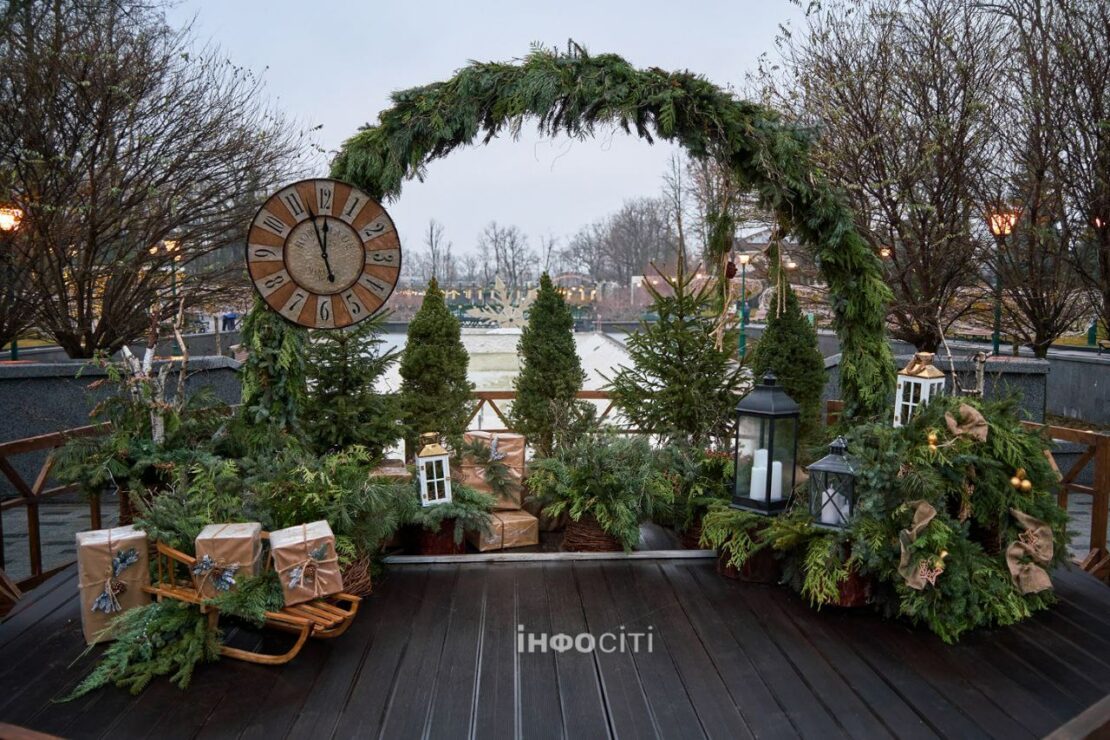 Новорічна казка ожила в саду Шевченка у Харкові (фото)