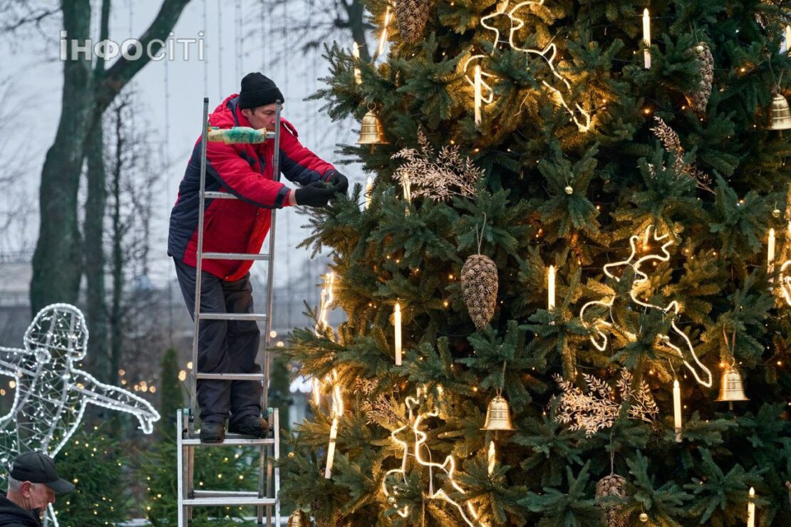 Новорічна казка ожила в саду Шевченка у Харкові (фото)