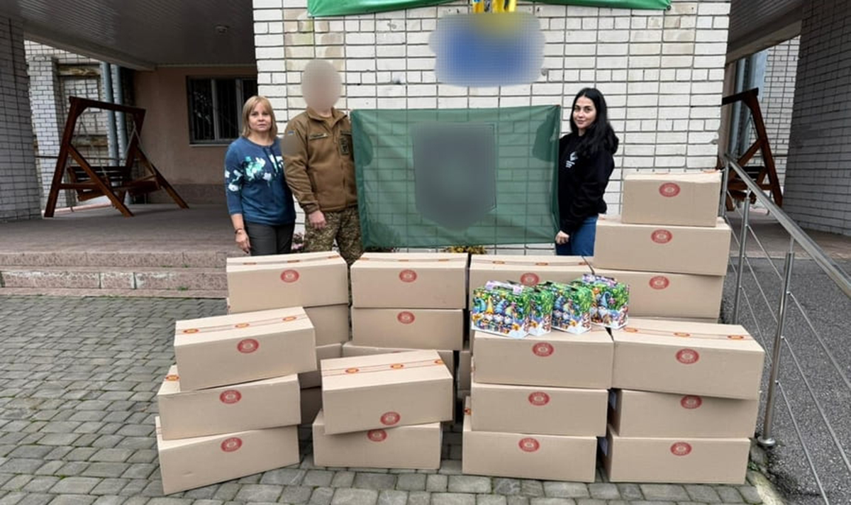 На Харківщині дітям захисників передали солодкі подарунки