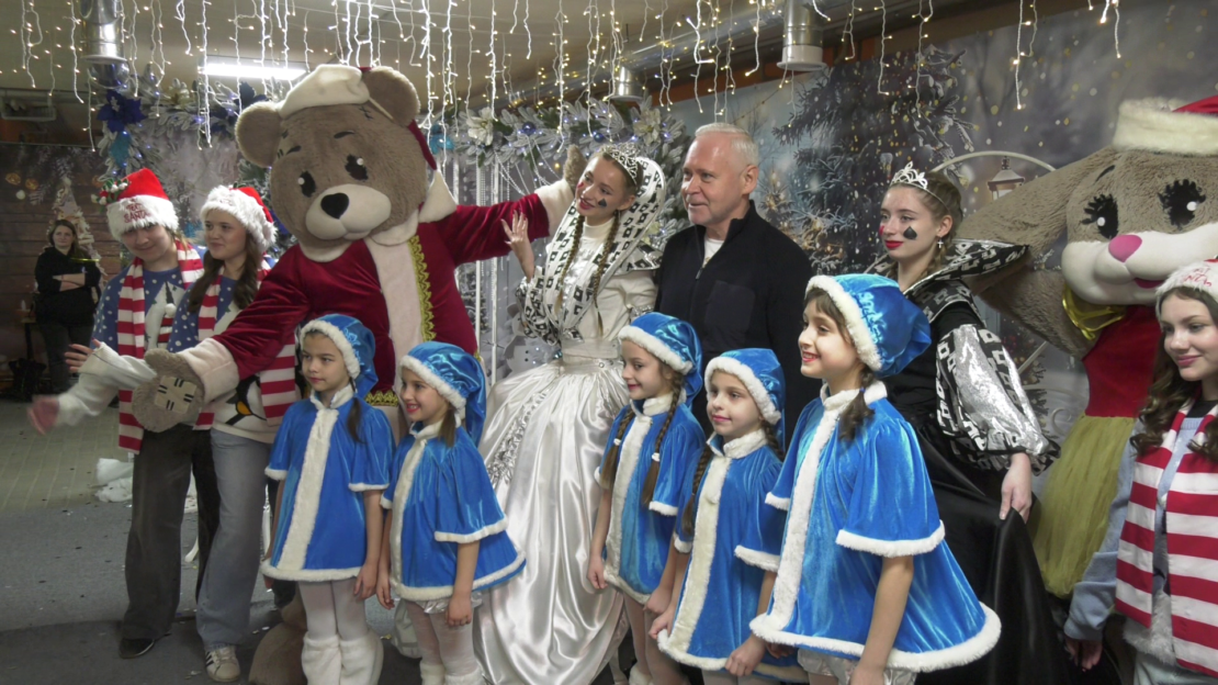 Підкова бажань та казкові герої: святкове дійство для дітей Новобаварського району