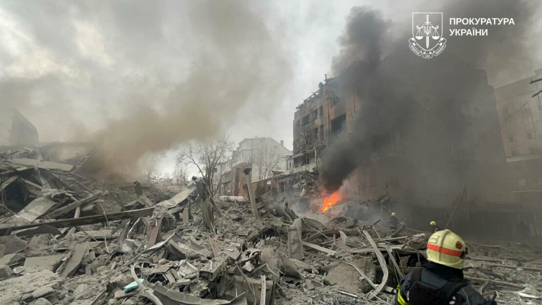 Внаслідок обстрілу у Харкові постраждали 30 людей (фото)