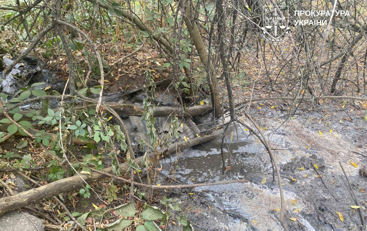 У Харкові підприємство забруднило землі каналізацією