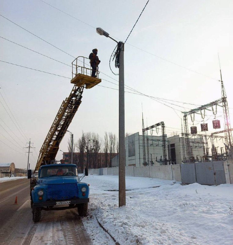 У Харкові впорядковують вуличне освітлення (фото)
