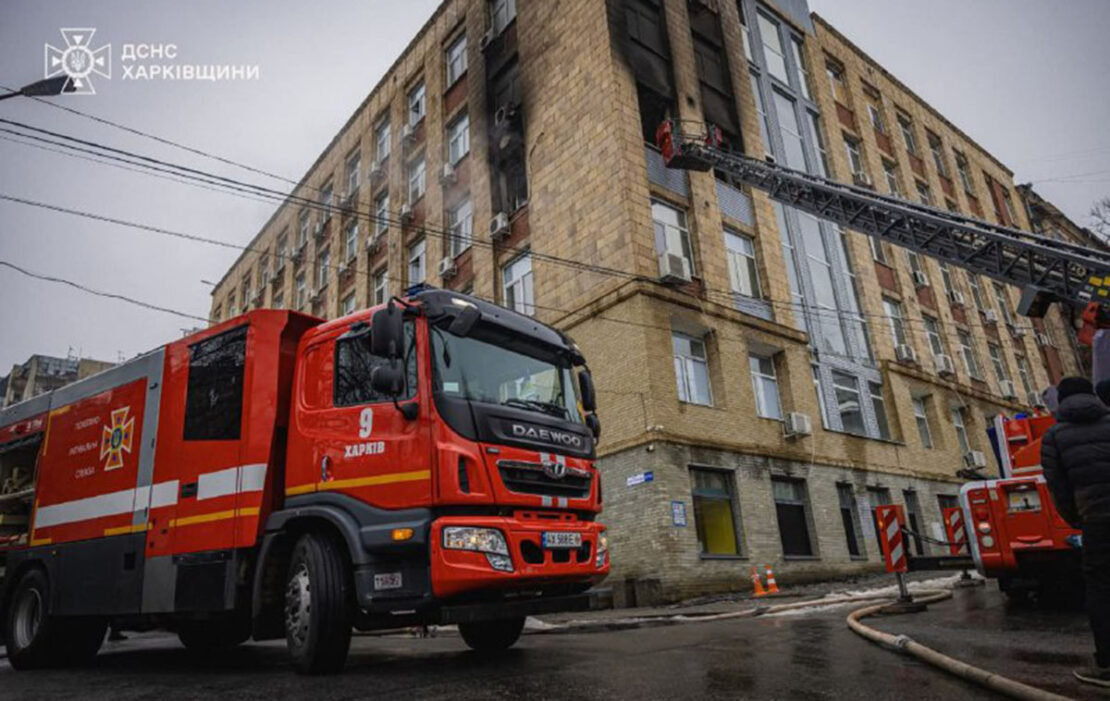 У Харкові під час пожежі в офісному центрі врятували 8 людей 
