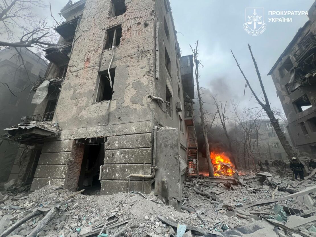 Внаслідок обстрілу у Харкові постраждали 30 людей (фото)