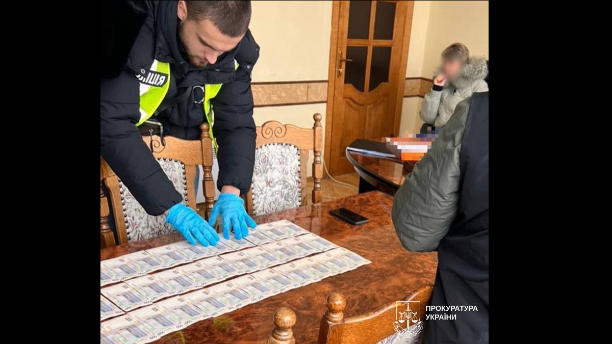 У Харкові посадовиця держпідприємства попалася на вимаганні