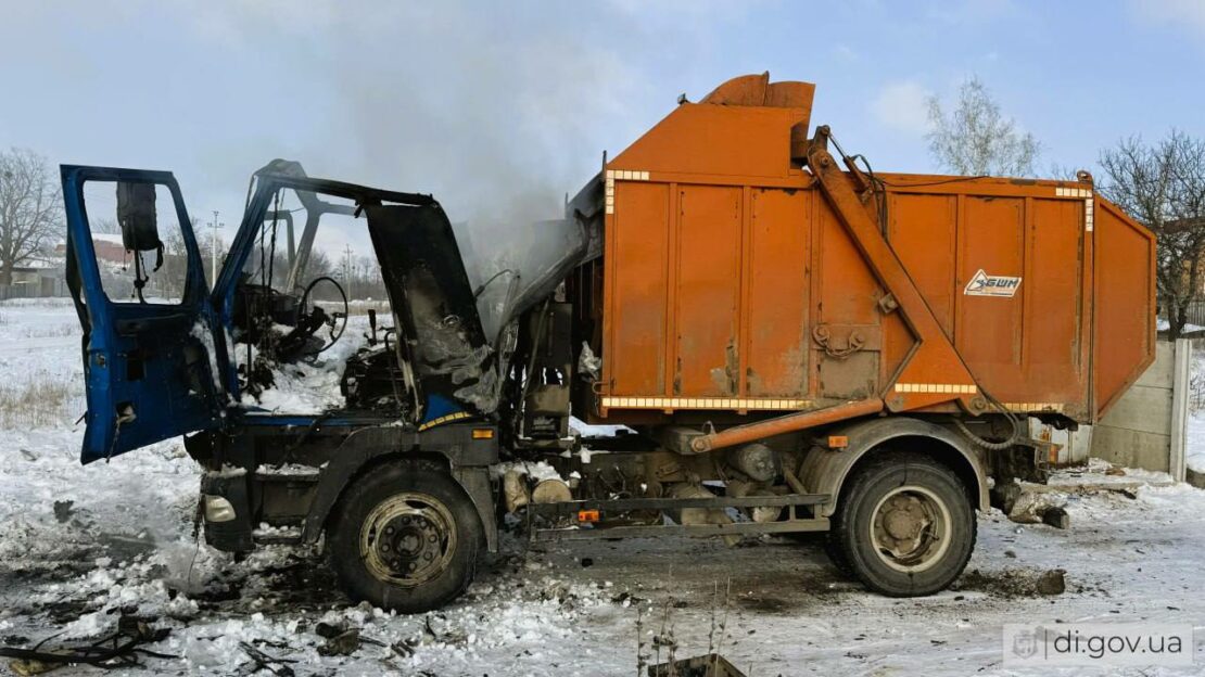 Ворог знищив сміттєвоз комунальників на Харківщині